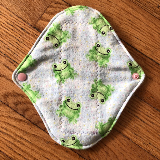 8” Froggy Flannel Pad