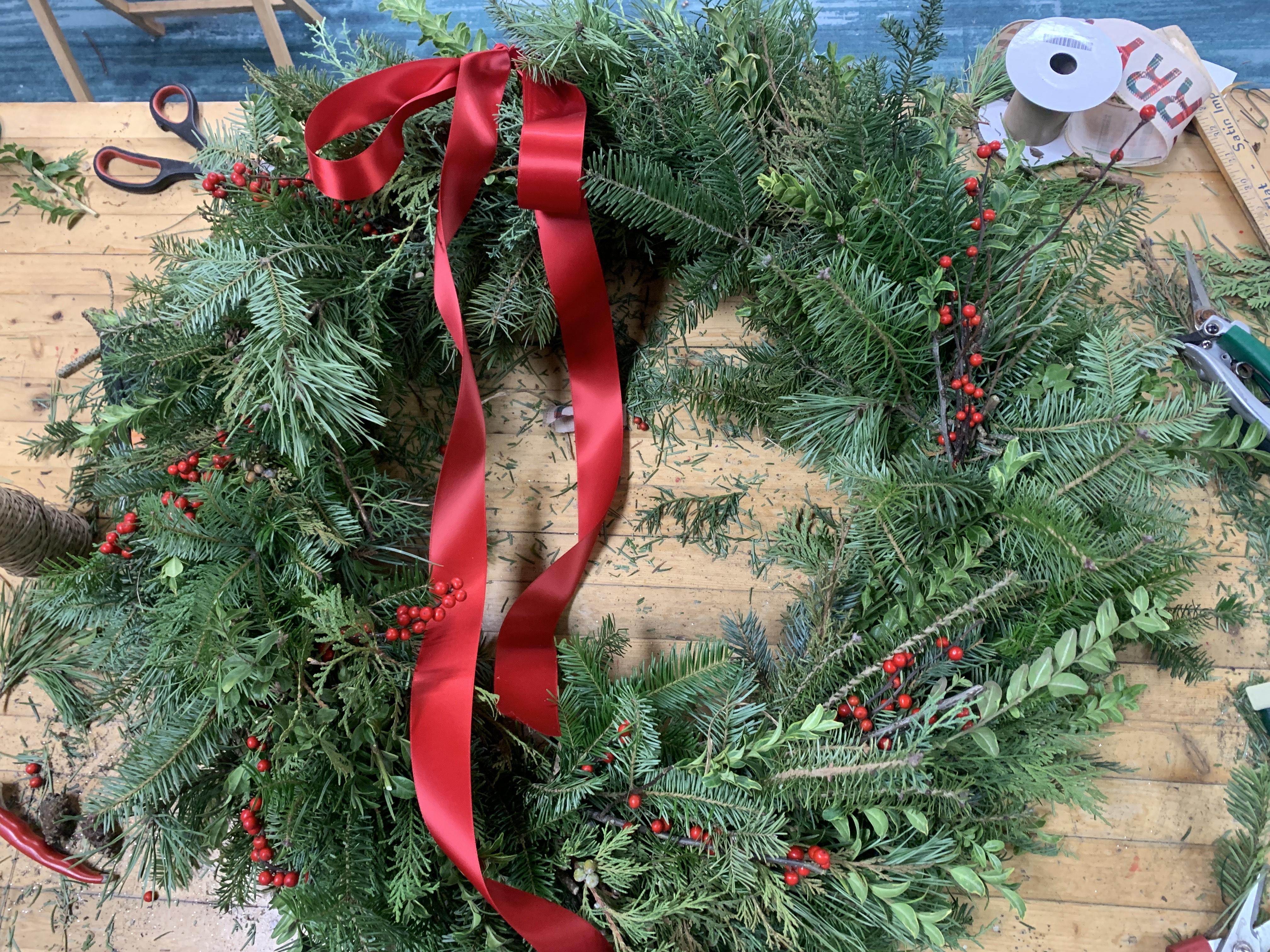 24-28” Bespoke Fresh Green Wreath